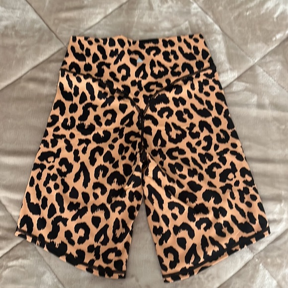 Balance athletica cheetah bike shorts - Picture 2 of 3